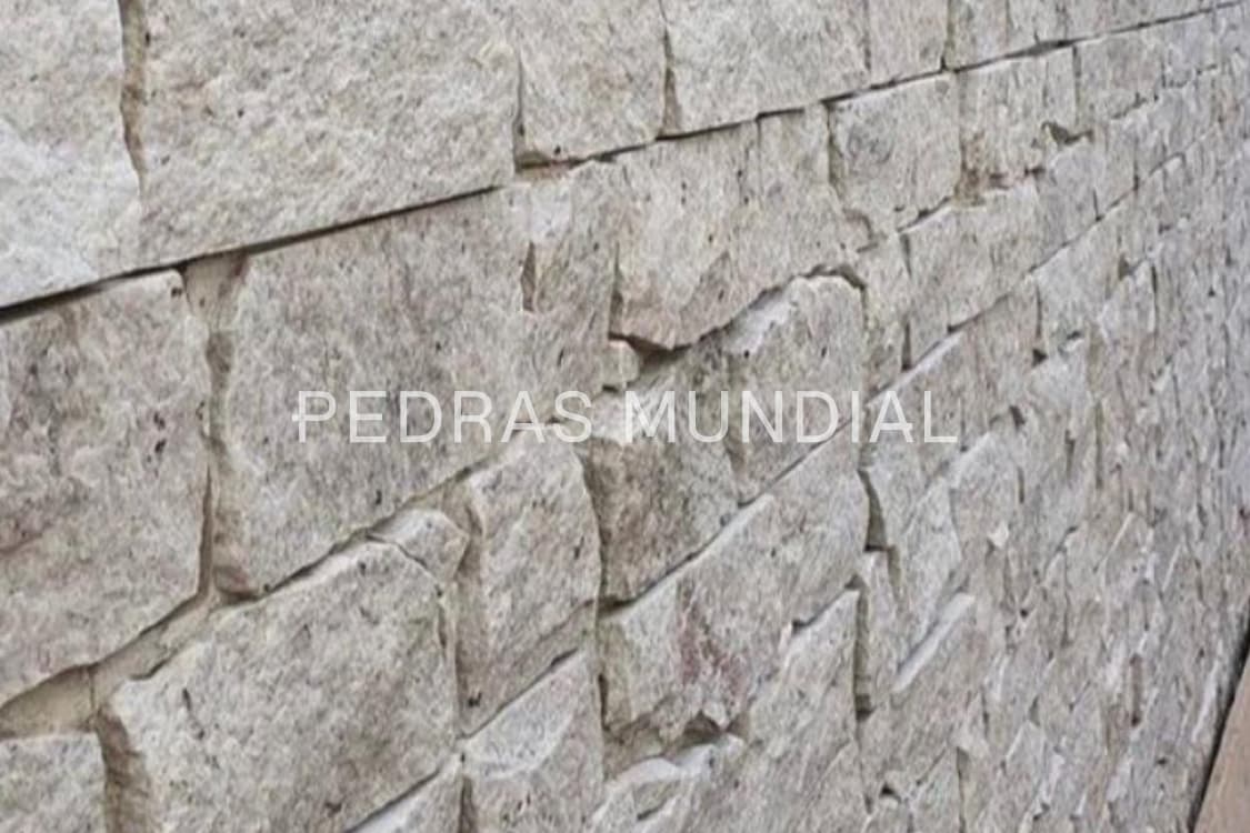 TETRIS ALASKA 2 Detalhe daTetris Alaska como revestimento de pedra