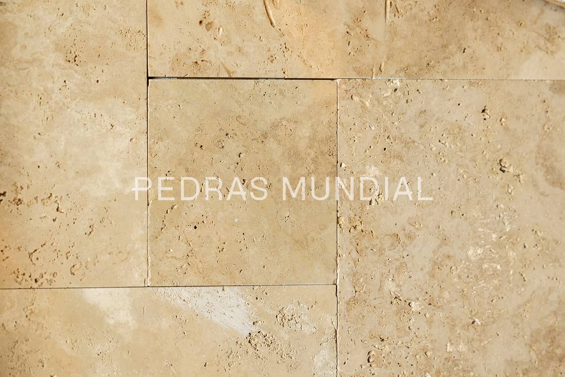 TRAVERTINO FRENCH PATTERN 6 Detalhe da textura do Travertino French Pattern como revestimento de pedra