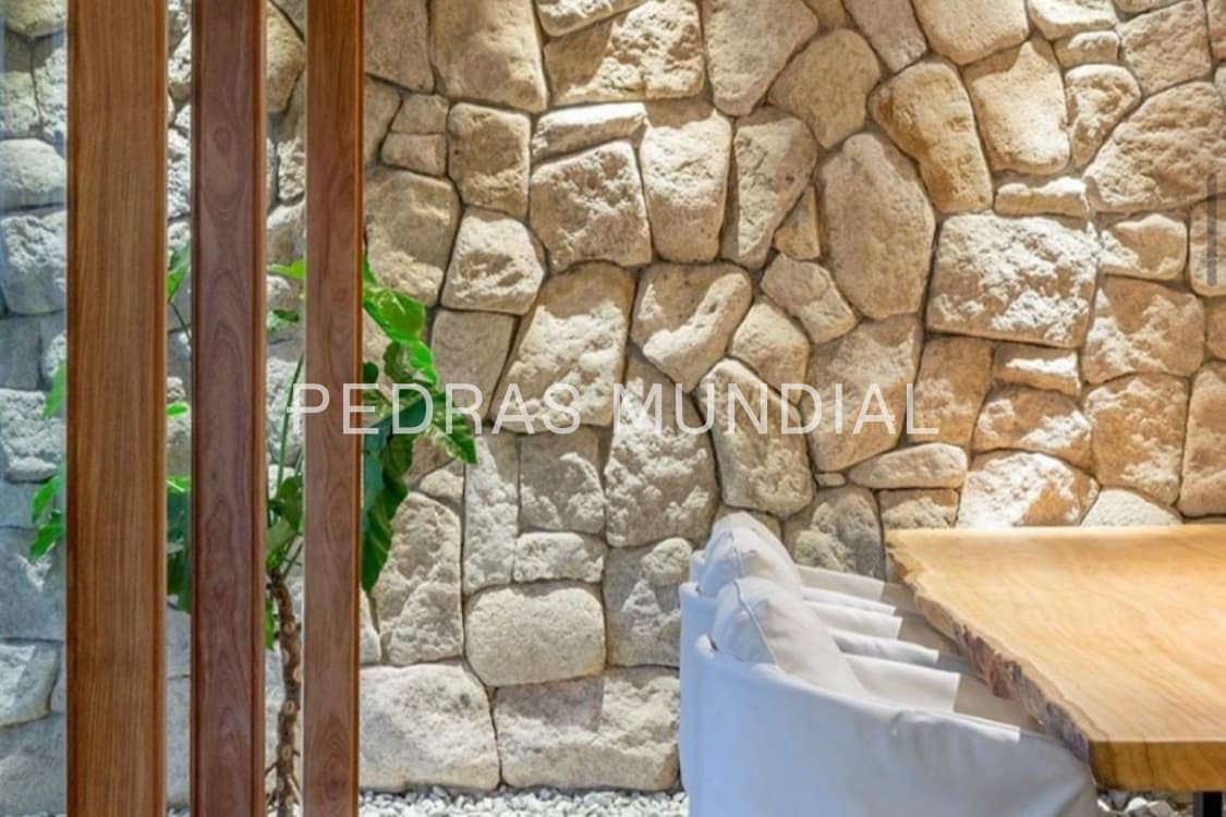 MOLEDO DE TRAVERTINO CREMA ANTICATO 2 Parede com revestimento de pedra moledo de travertino