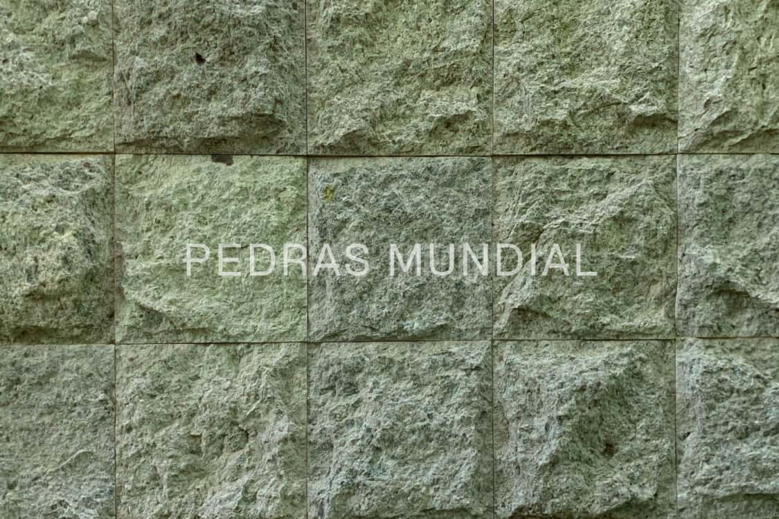 HIJAU RÚSTICA 1 Pedra Hijau Rústica Para revestimento de parede externa