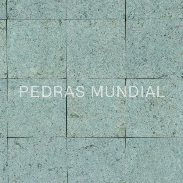 Revestimento para piscina em Pedra Hijau Lisa