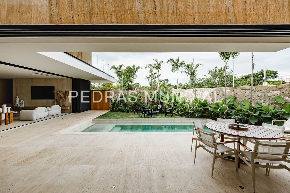 TRAVERTINO ROMANO 3 Área externa com revestimento em Travertino Romano