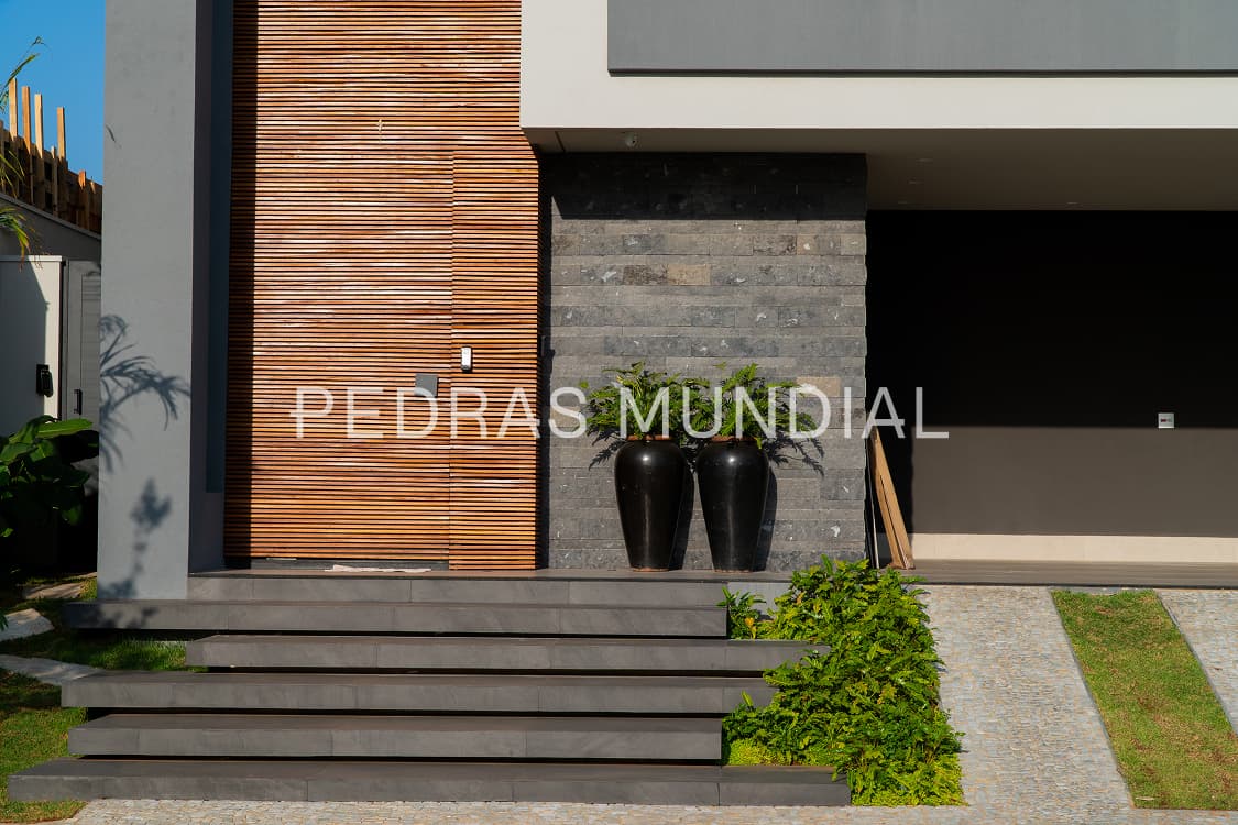 TIJOLO TRAVERTINO RÚSTICO GRAFITE 3 Revestimento de fachada com mármore travertino rústico grafite