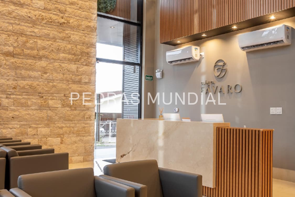 TIJOLO TRAVERTINO ANTIQUE TURCO 2 Travertino antique turco utilizado como revestimento de pedra em parede interna