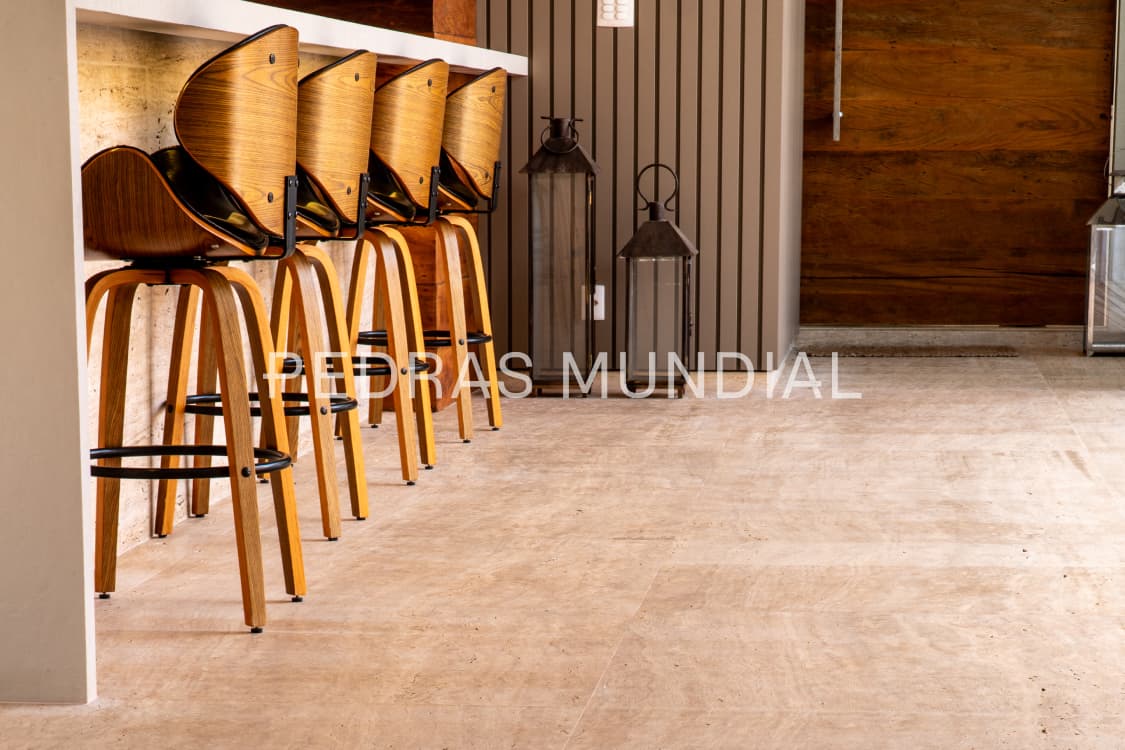 TRAVERTINO ROMANO 6 Ambiente interno sofisticado com mármore Travertino Romano