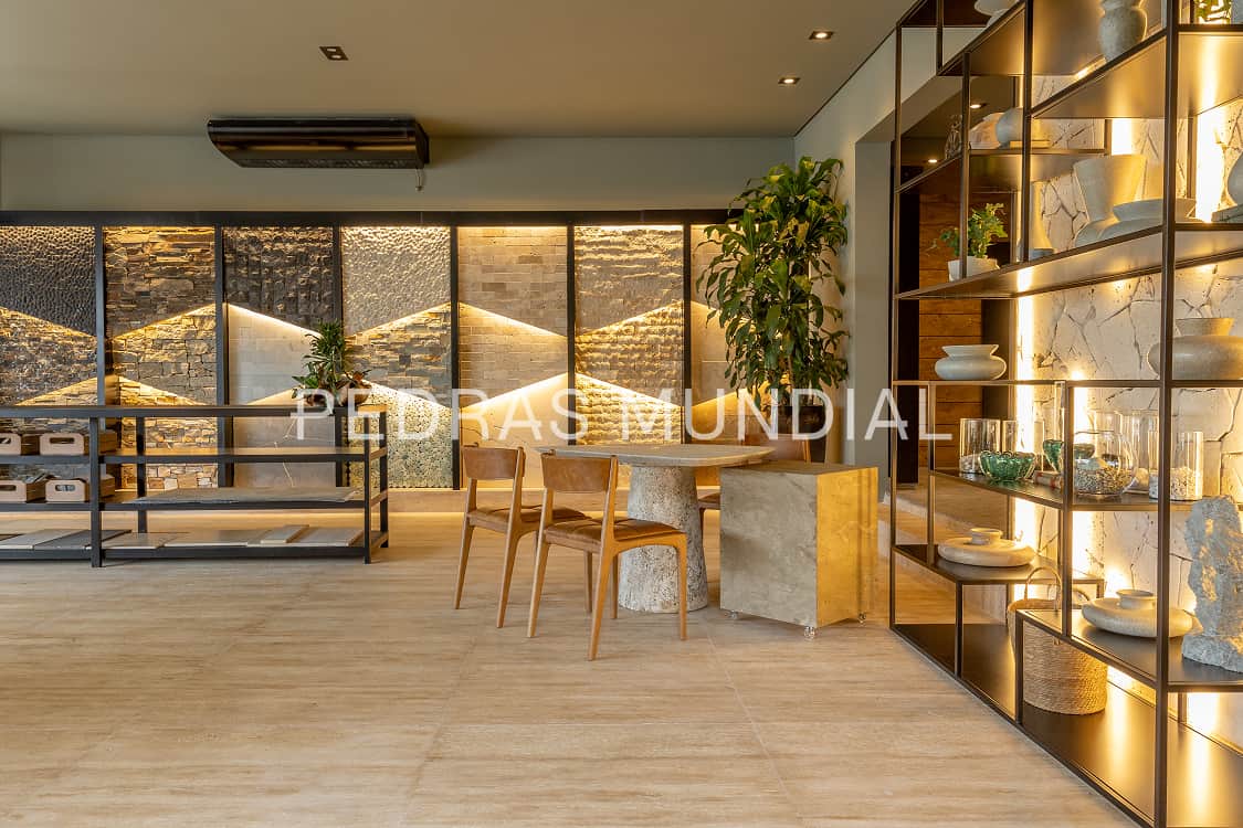 TRAVERTINO ROMANO 2 Área interna revestida com Travertino Romano como revestimento de pedra