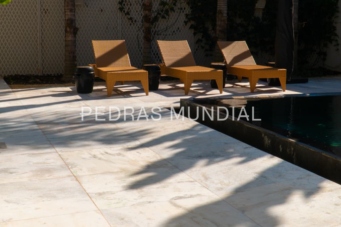 AGATA 5 Piso externo residencial com revestimento de pedra ágata