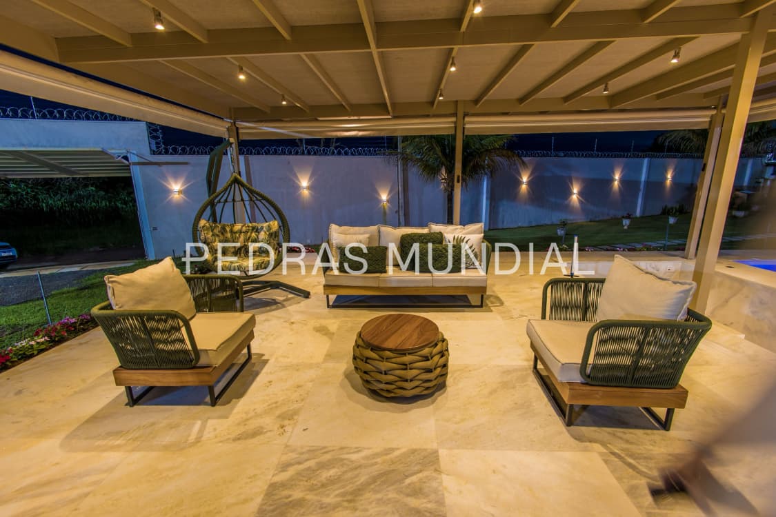 AGATA 3 Pedra ágata aplicada como revestimento para piso interno